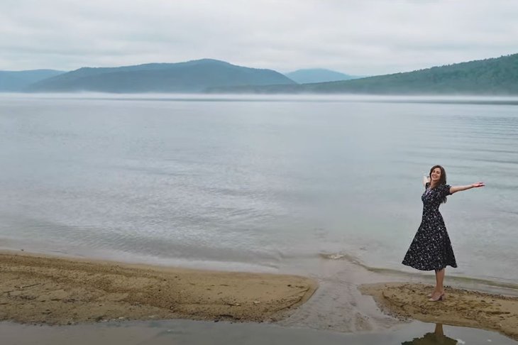 Снятый на Байкале и Ангаре клип на песню «Погляди, какая красота»