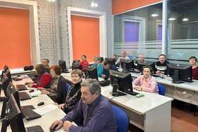 Курсы проекта «Активное долголетие». Фото из соцсетей Дмитрия Ружникова