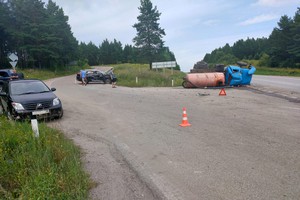 ДТП с Chery Exeed и ассенизатором 29 июля. Фото ГИБДД Иркутска