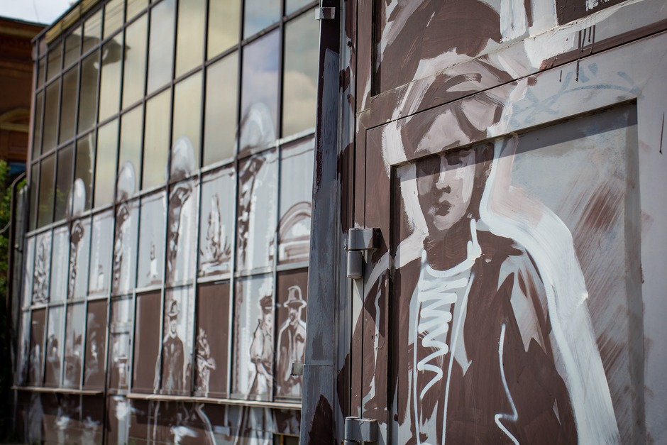 Автору проекта Антону Зимину хотелось рассказать историю, отразить наследие города, преемственность поколений, показать, что горожане тогда и сегодня не такие уж и разные. Зафиксировать уникальность утраченного духа этого места