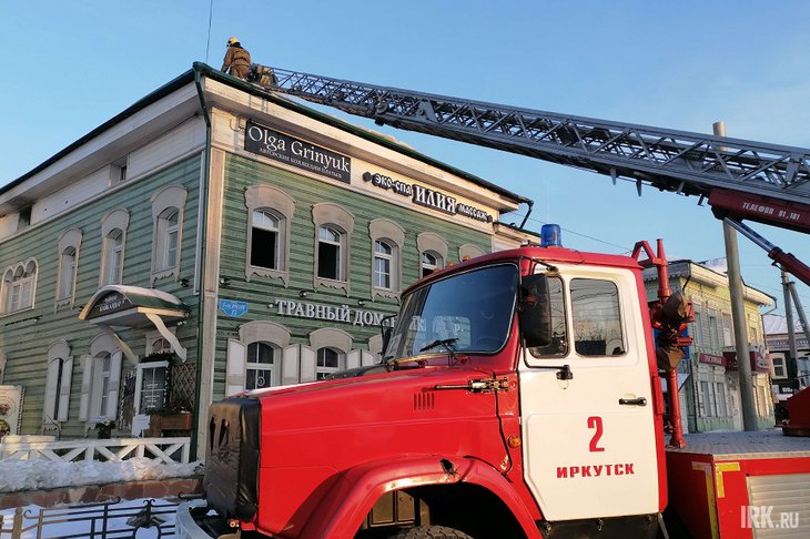 Пожар в 130-м квартале. Фото Ольги Фонаревой, IRK.ru