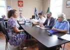 Александр Ведерников на личном приеме граждан в поселке Мишелевка. Фото пресс-службы Заксобрания Иркутской области