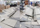 Провалившийся пол в магазине. Фото из телеграм-канала «Инцидент Иркутск»