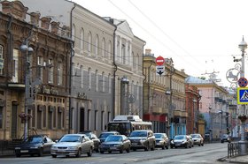 Машины в центре Иркутска. Фото из архива IRK.ru
