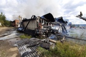 Сгоревший гипермаркет в Усть-Илимске. Фото ГУ МЧС России по Иркутской области
