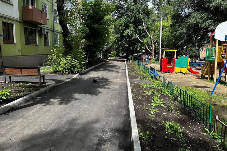 Благоустройство придомовой территории на Партизанской. Фото пресс-службы иркутской городской думы