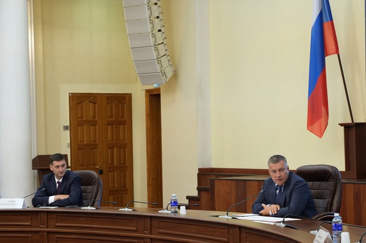 Совещание. Фото пресс-службы правительства Иркутской области