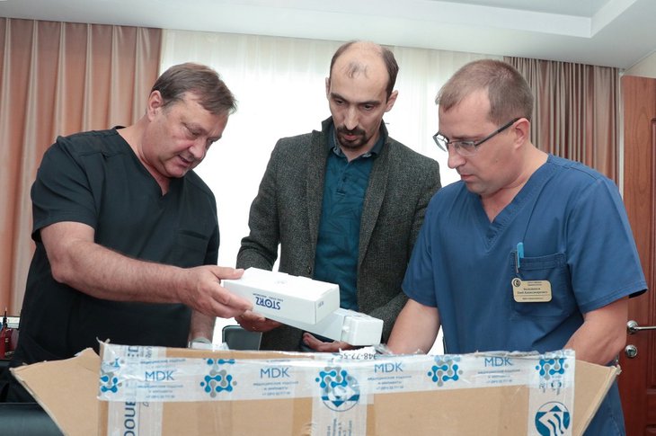 Больница получила первую часть комплекта артроскопического оборудования. Фото предоставлено ИНК