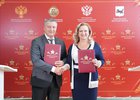Подписание соглашения. Фото пресс-службы правительства Иркутской области