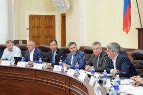 Заседание по вопросам защиты Байкала. Фото пресс-службы правительства региона