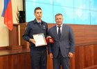Вручение медалей. Фото пресс-службы правительства Иркутской области