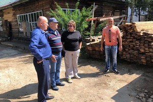 Депутат ЗС Николай Труфанов проверил, как идут работы в детском саду поселка Мама