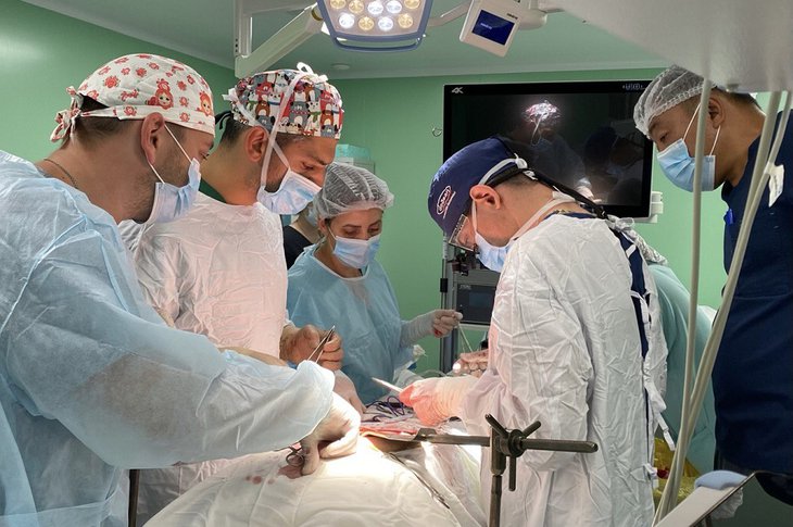 Операция. Фото пресс-служба Иркутской детской областной больницы