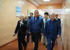 Игорь Кобзев в школе №8 Братска. Фото пресс-службы правительства Иркутской области