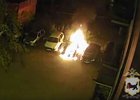 Поджог автомобиля. Скриншот видео пресс-службы ГУ МВД России по Иркутской области