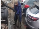 Откачка воды с улиц города. Фото пресс-службы администрации Иркутска