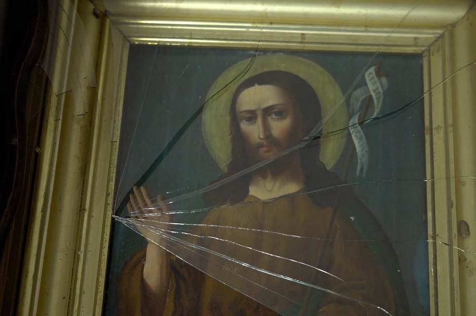 Кадр из фильма «Куклы, книги и война»