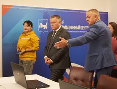 8 сентября, в первый день выборов, единый центр общественного наблюдения за выборами посетил губернатор Игорь Кобзев.