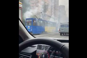 Горящий трамвай. Скриншот видео «Вести-Иркутск»