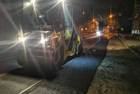 Укладка асфальта в центре города. Фото пресс-службы администрации Иркутска