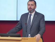 Александр Ведерников