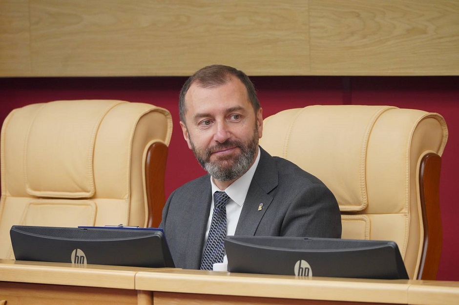 Александр Ведерников