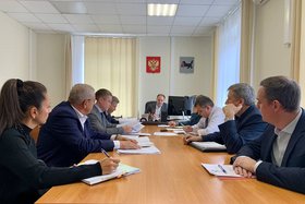 Совещании под руководством Романа Колесова. Фото пресс-службы правительства региона