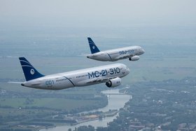 МС-21-300 и SSJ-100. Фото из телеграм-канала Объединенной авиастроительной корпорации
