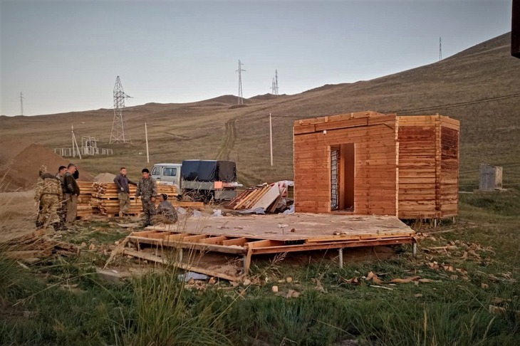 Демонтаж старого здания визитно-информационного центра. Фото Юрия Мясникова