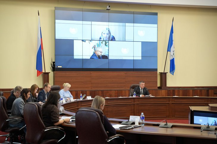 Совещание. Фото пресс-службы правительства Иркутской области