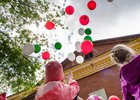 Дети с шариками. Фото из архива IRK.ru