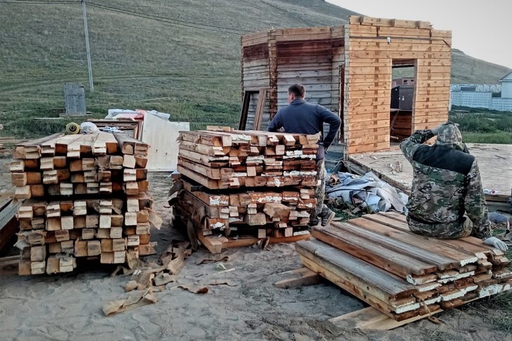 Демонтаж старого здания визитно-информационного центра. Фото Юрия Мясникова