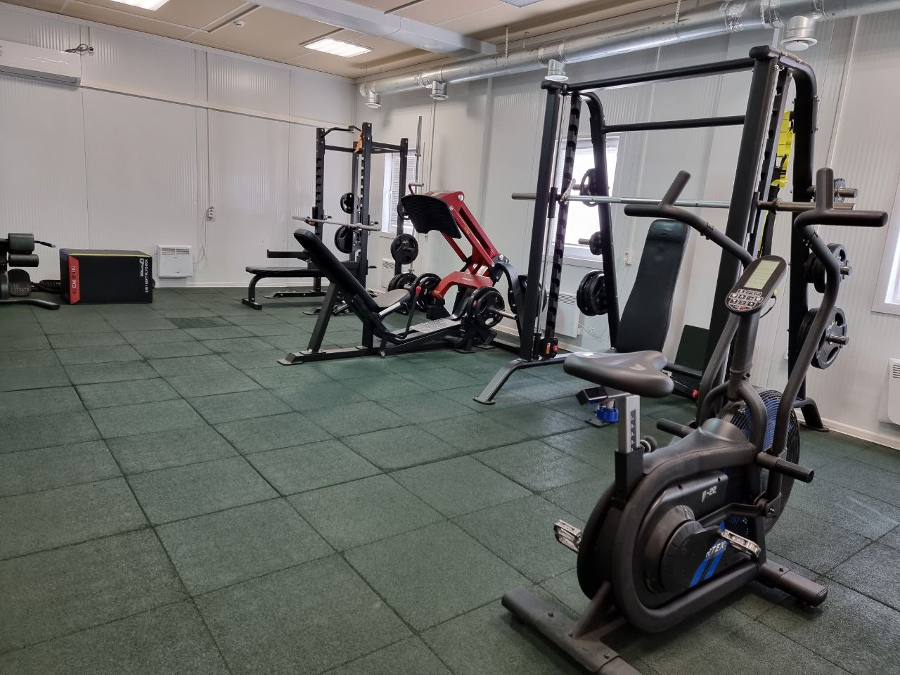 В распоряжении рабочих есть спортивный зал