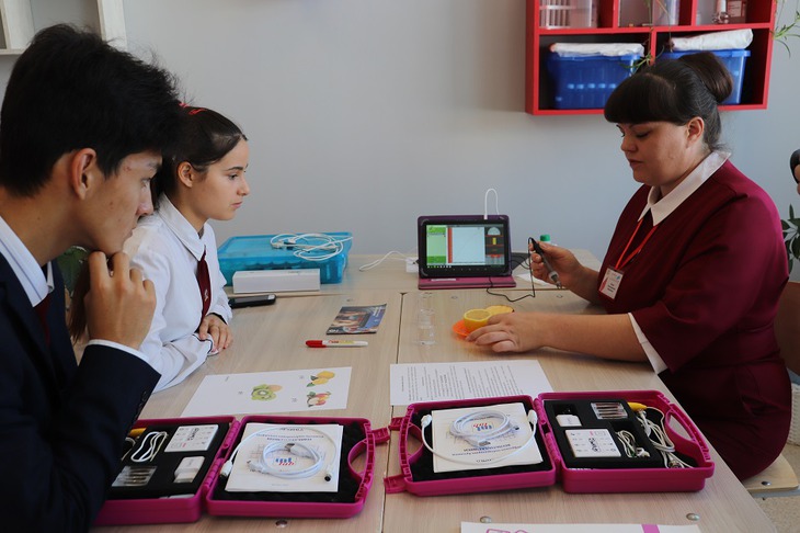 Открытие центра дополнительного образования «Точка Роста». Фото пресс-службы администрации Иркутской района