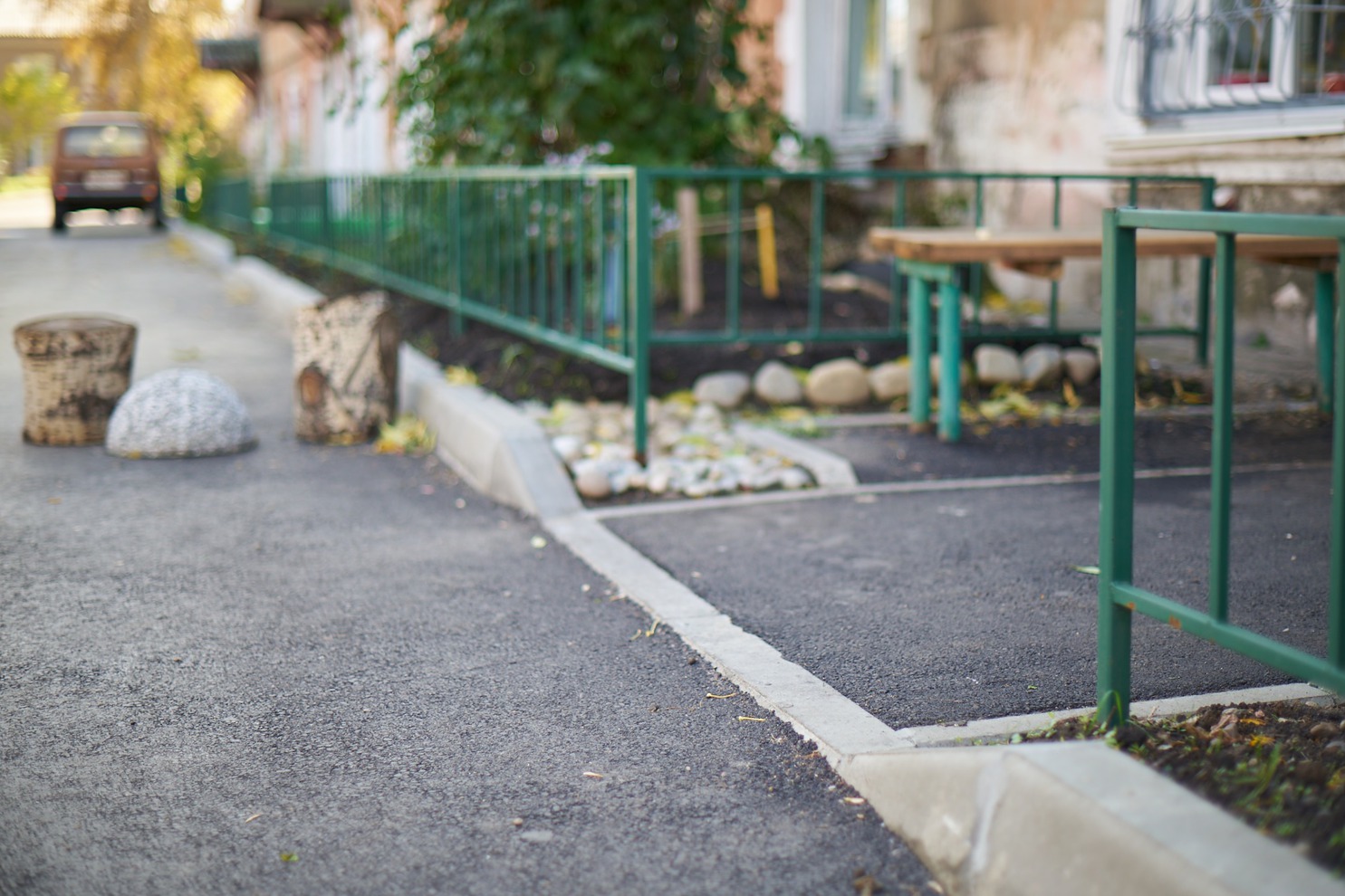 Ленинский округ. Иркутск-2, ул. Просвещения, 23, 25