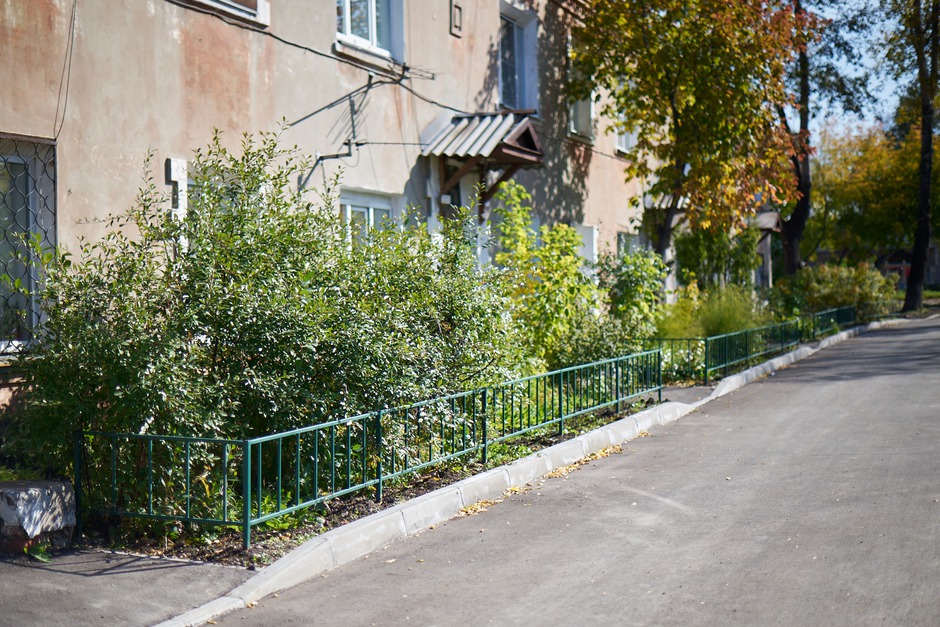 Ленинский округ. Иркутск-2, ул. Просвещения, 23, 25