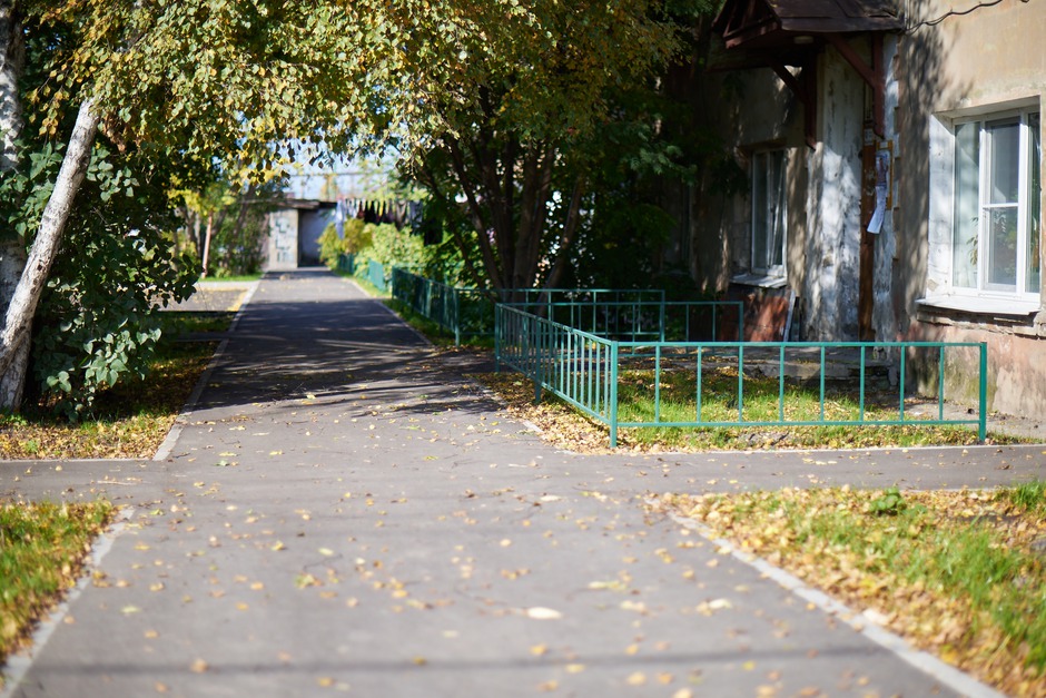 Ленинский округ. Иркутск-2, ул. Просвещения, 23, 25