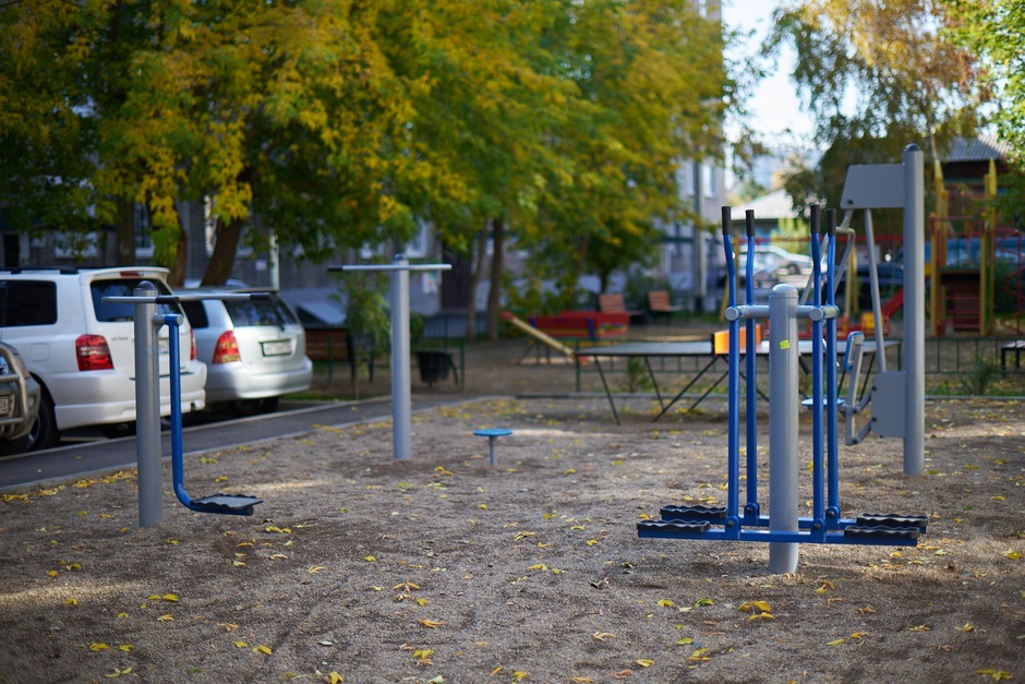 Ленинский округ. Двор по адресу: ул. Пржевальского, 32