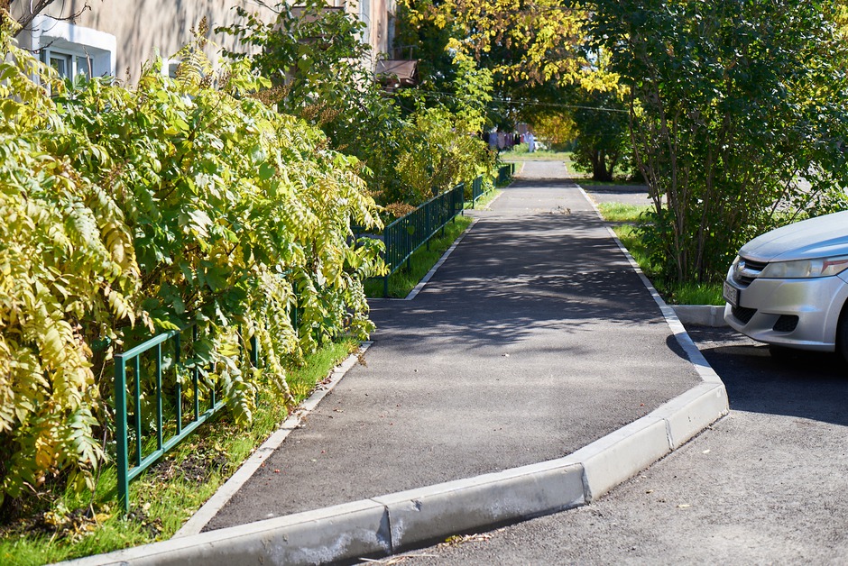 Ленинский округ. Иркутск-2, ул. Просвещения, 23, 25