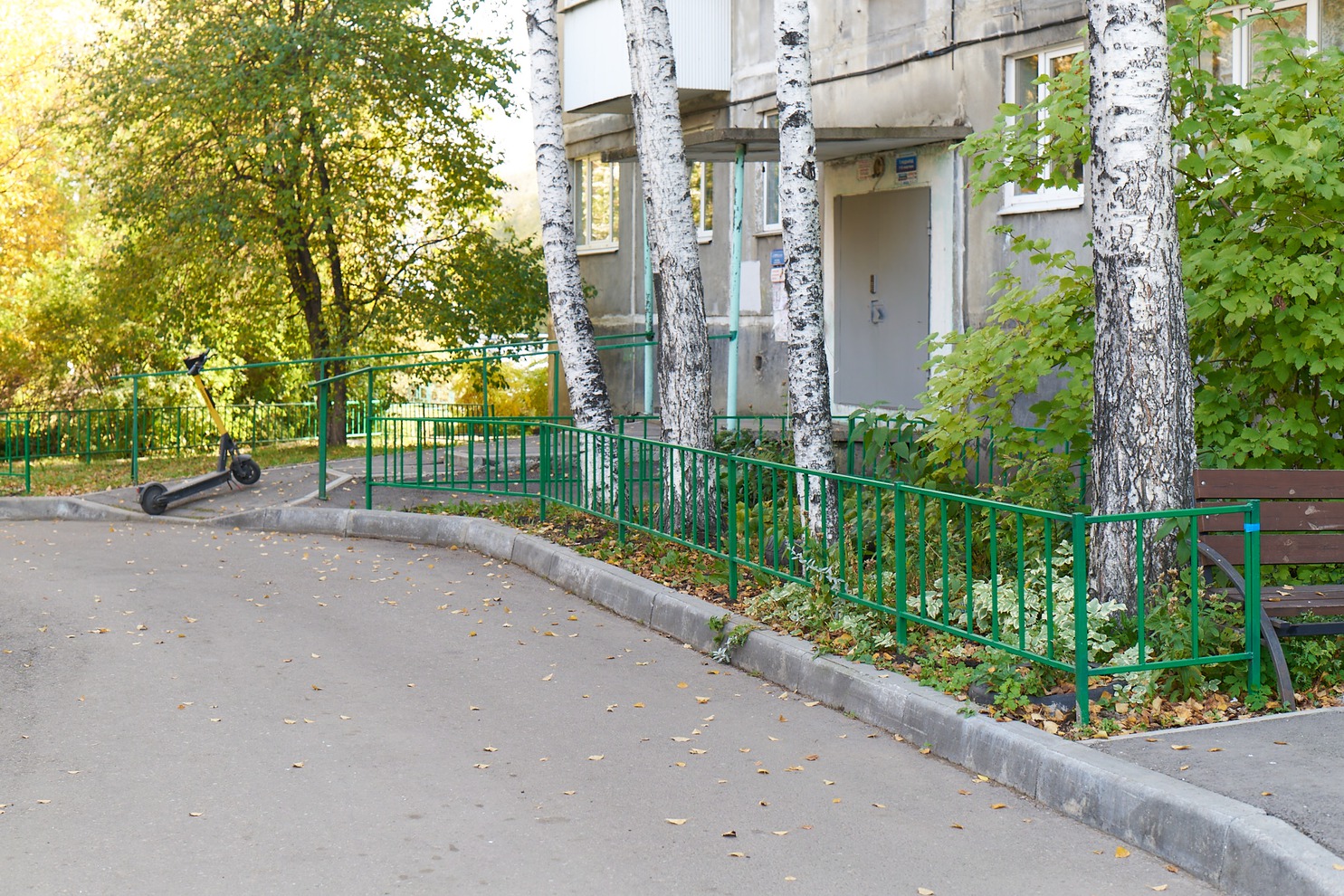 Октябрьский округ. Двор по адресу: ул. Трилиссера, 85