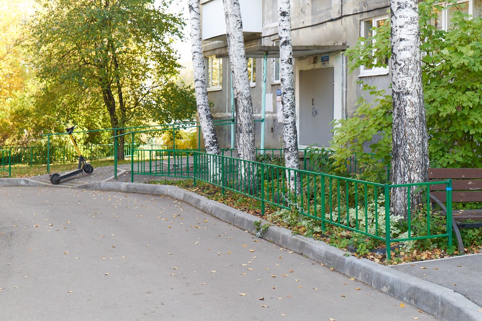 Октябрьский округ. Двор по адресу: ул. Трилиссера, 85