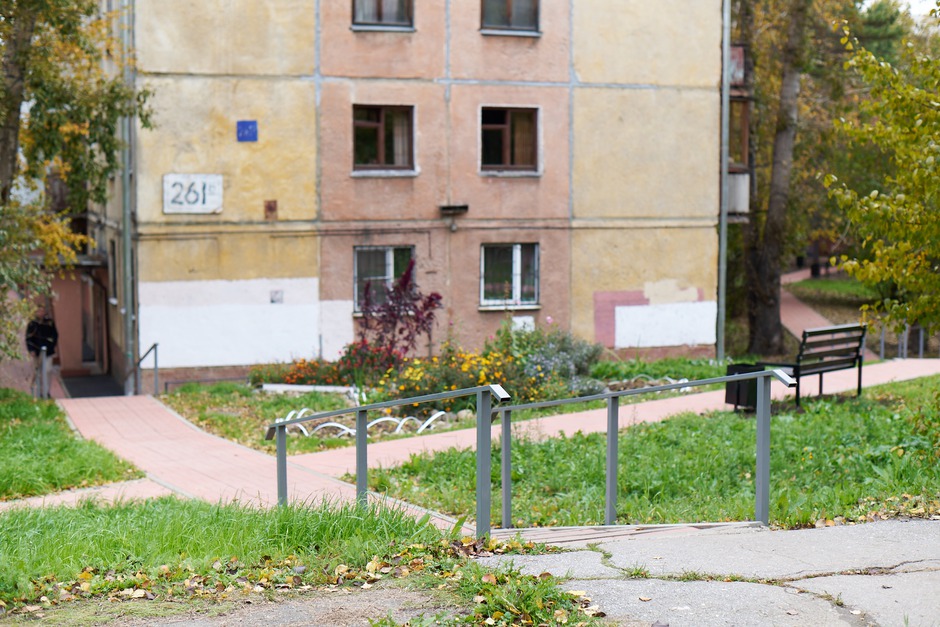 Свердловский округ. Двор по адресу: ул. Лермонтова, 261 Б