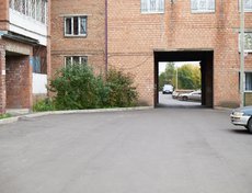 Свердловский округ. Двор по адресу: ул. 5-я Железнодорожная, 8, 10