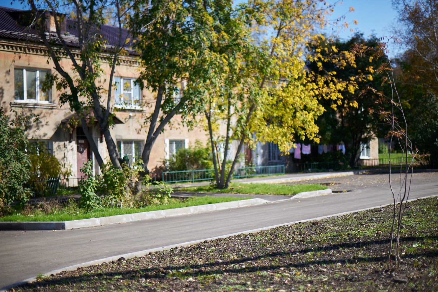 Ленинский округ. Иркутск-2, ул. Просвещения, 23, 25