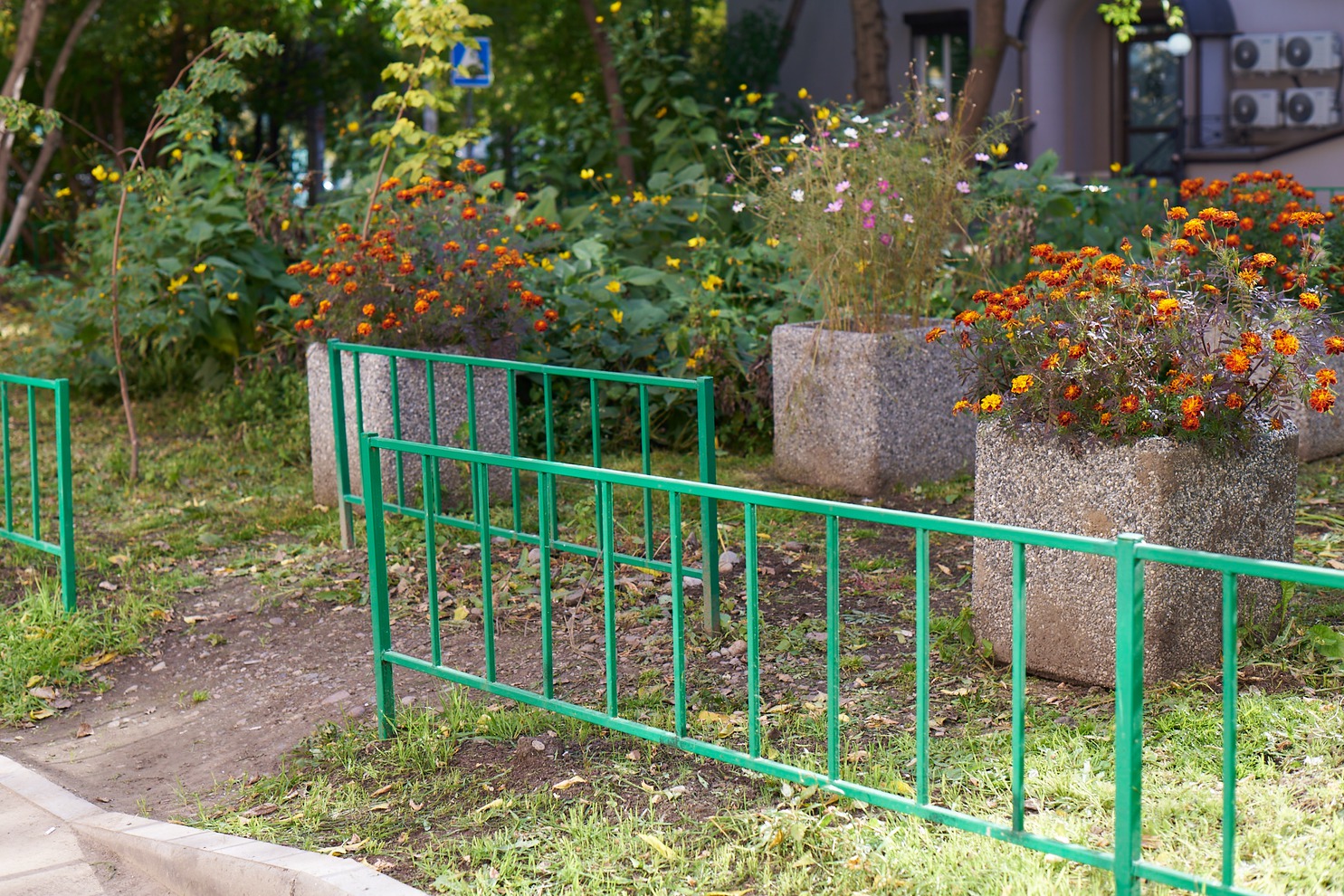 Октябрьский округ. Двор по адресу: ул. Депутатская, 1