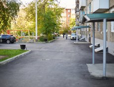 Ленинский округ. Двор по адресу: ул. Пржевальского, 32