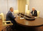 Игорь Кобзев и Сергей Чемезов. Фото пресс-службы правительства региона