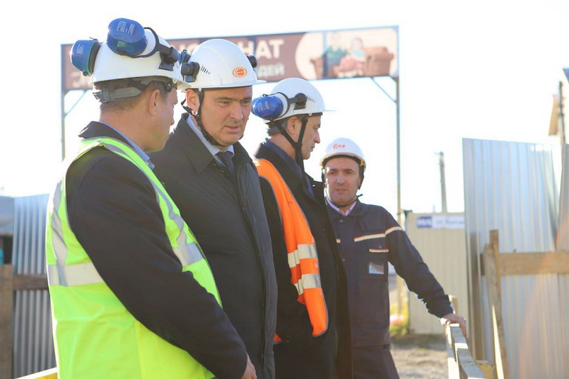 Мэр Иркутска Руслан Болотов проверил ход строительных работ на объекте