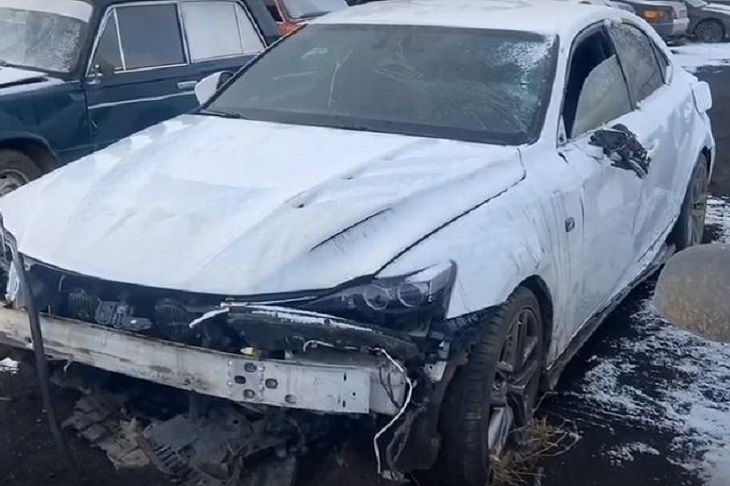 Автомобриль после погони. Скриншот видео пресс-службы ГУ МВД России по Иркутской области