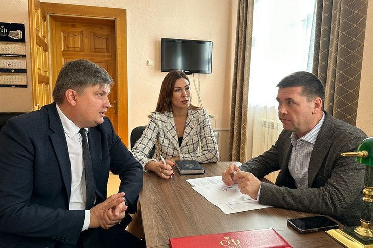 Илья Ситов, Елена Крыжановская, Андрей Чернышев. Фото с сайта irkutsk.er